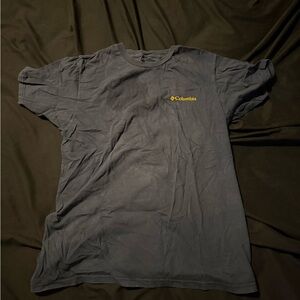 Medium Columbia Men's Dark Gray Tee with Yellow Logo
